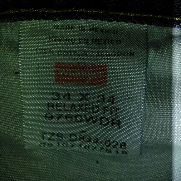 Wrangler Relaxed Fit 5 Pocket Jeans - Picture 3 of 3